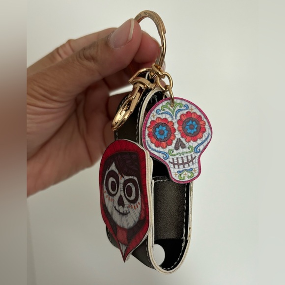 DISNEY PIXAR - COCO - Miguel “Dia de Los Muertos” Sanitizer Holder & Keychain - Picture 3 of 5